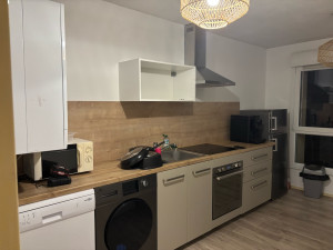 Photo de galerie - Montage et installation d’une cuisine avec électroménager. Modification plomberie et rajout de prises électriques