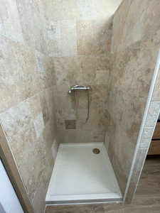 Photo de galerie - Création d’une douche complète (cloison placo, bac à douche, faïence, robinetterie)