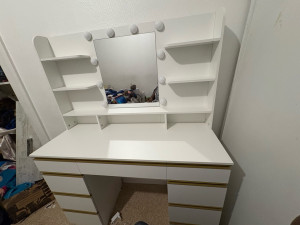 Photo de galerie - Coiffeuse 