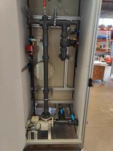 Photo de galerie - Voici un installation simple de plomberie dans un cadre industriel.