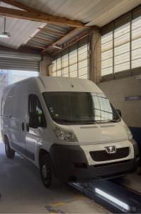 Photo de galerie - Peugeot Boxer L2H2 transporteur 