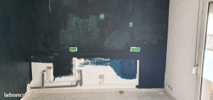 Photo de galerie - Installation de prises électriques et de la plomberie avant l'installation d'une cuisine 