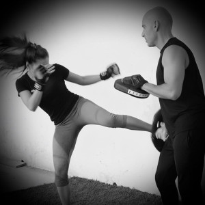 Photo de galerie - Coach self défense / boxe pieds poings