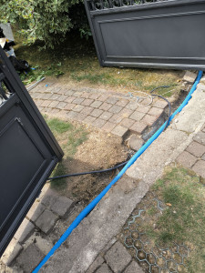 Photo de galerie - Motorisation de portail avec visiophone.