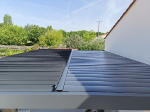 Photo de galerie - Installation de pergola bioclimatique 