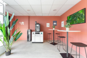 Photo de galerie - Décoration des bureaux du siège social de Grand Frais