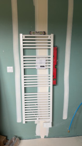 Photo de galerie - Pose de sèche serviette 