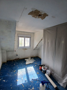 Photo de galerie - Papier peint déposé, ponçage,
impression puis preparation des murs 
