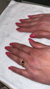 Photo de galerie - Manucure + pose de vernis semi permanent