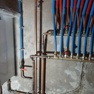 Photo de galerie - Alimentation eau chaude eau froide sur un collecteur
