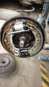 Photo de galerie - Remplacement d'un kit de frein à tambour et des cylindres de roues 