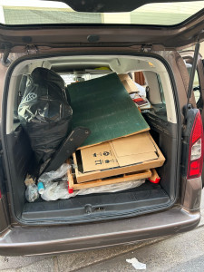 Photo de galerie - Mise en déchèterie sûr Villeurbanne ce lundi matin, carton bois polystyrène… 