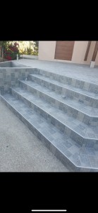 Photo de galerie - Pose de carrelage sur une terrasse avec escalier 