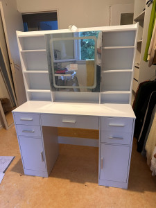 Photo de galerie - Table coiffeuse