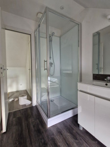 Photo de galerie - Remplacement d'une cabine de douche avec robinetterie 