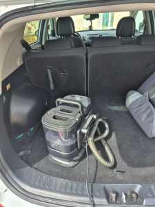 Photo de galerie - J'ai effectué le nettoyage de cette voiture. 
Aspirateur, poussière et champouinage des sièges.

