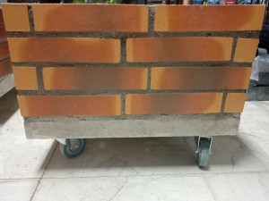 Photo de galerie - Restauration maçonnerie  et réalisation jardinière, terasse en béton, mur de clôture, extension garage 