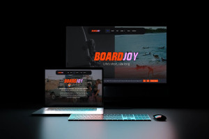 Photo de galerie - Boardjoy est une agence événementielle qui s’apprête à ouvrir ses portes prochainement. Sa gérante avait donc besoin d’une stratégie marketing complète, incluant une identité de marque forte ainsi qu’un site web.