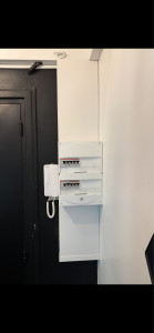 Photo de galerie - Déplacement du tableau électrique des communs au domicile pour cette cliente (Pose GTL + TF à disjoncteur et ajout de 2 inter diff) 