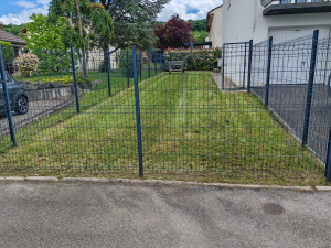 Photo de galerie - Espaces  verts. Tonte et debroussaillage. 