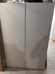 Photo de galerie - Montage de 2 armoires platsa de IKEA avec étager et corbeille intégré de plus ouverture et fermeture sans poignée / poussoire 