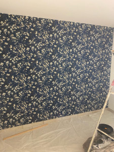 Photo de galerie - Pose d’un papier peint décoratif 