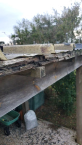 Photo de galerie - Changements de tasseau pourris, +visserie inox