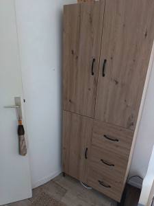 Photo de galerie - Montage d'une commode pour un salon