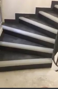 Photo de galerie - Pose d'un escalier en linoléum