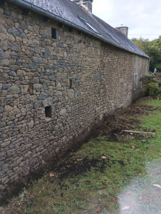 Photo de galerie - PRÉPARATION D'UNE FAÇADE EN PIERRES 
POUR MISE EN ŒUVRE D'UN ENDUIT 
