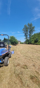 Photo de galerie - Broyage champs 4000m2. 
broyeur frontal. 