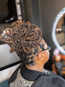 Photo de galerie - Locs en twist et coiffure