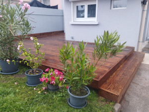 Photo de galerie - Pose de terrasse bois sur plots 

