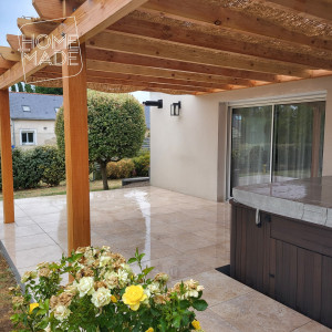 Photo de galerie - Pergola bois Douglas avec ombrière coco