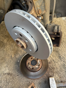 Photo de galerie - Remplacement des disques de freins 