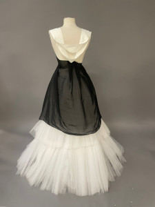 Photo de galerie - Dos de robe