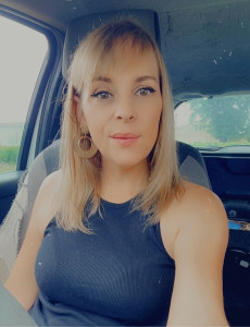 Photo de galerie - Bonjour, je serai heureuse de pouvoir vous soulager dans les taches du quotidien comme le ménage, les courses, démarches administratives ou autres. Je suis dynamique, réactive et consciencieuse. 