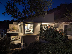 Photo de galerie - La Villa d'architecte sur les hauteurs de Port-Vendres, voici Les Mille et Une Vitres ! 