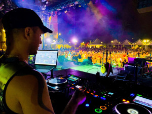 Photo de galerie - DJ en festival 