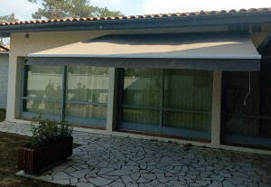 Photo de galerie - Pose d'un store banne