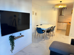 Photo de galerie - Fixation TV + déco