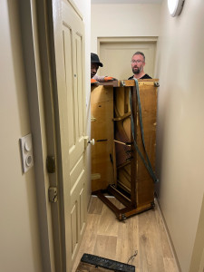 Photo de galerie - Transport et manutention piano 220 kg au 1 er sans ascenseur