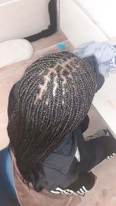 Photo de galerie - Bonjour,
je fais différentes tresses aussi, taille petite moyenne grosse, long et court