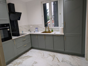 Photo de galerie - Bonjour, je suis disponible pour des rénovations complètes de cuisine et de salle de bain, plâtrage, ponçage et peinture, installation de meubles de cuisine et installation carrelage plomberie électricité