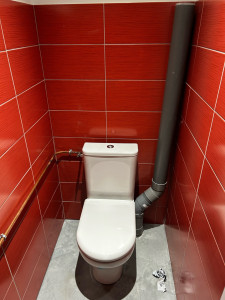 Photo de galerie - Installation d’un wc poser. 