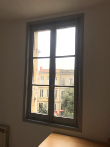 Photo de galerie - Dépose et repose en rénovation d’une fenêtre double battant 