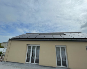 Photo de galerie - Nettoyage panneaux photovoltaïques à Vivy 