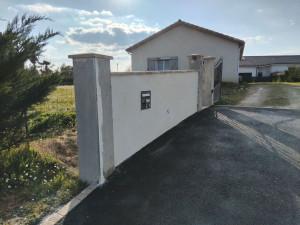 Photo de galerie - Application d un enduit de finition. 