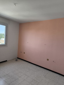 Photo de galerie - Détapissage, fixateur, ratissage et mise en peinture 