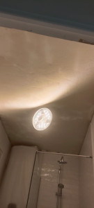 Photo de galerie - Plafond renforcé avec toile anti-fissure + enduit. Préparation solide pour éviter les fissures, prêt pour peinture finale.